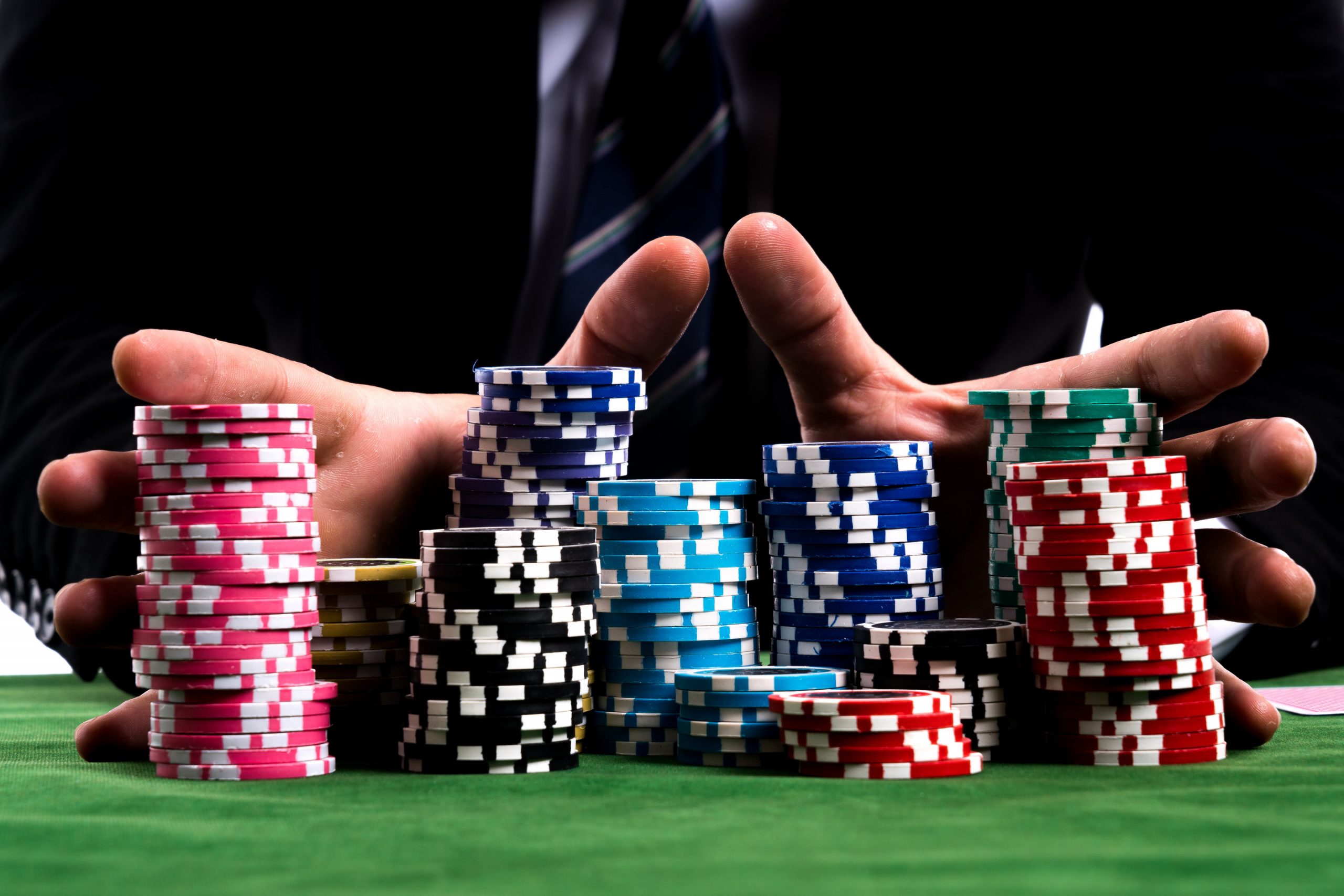Many Online Players Like Playing Online Poker Games